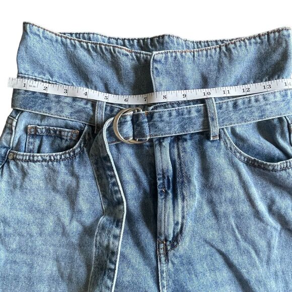 GUESS Reda Size 27 Fold Over High Waist Straight Mom Jeans Belted Medium Wash - Picture 3 of 10